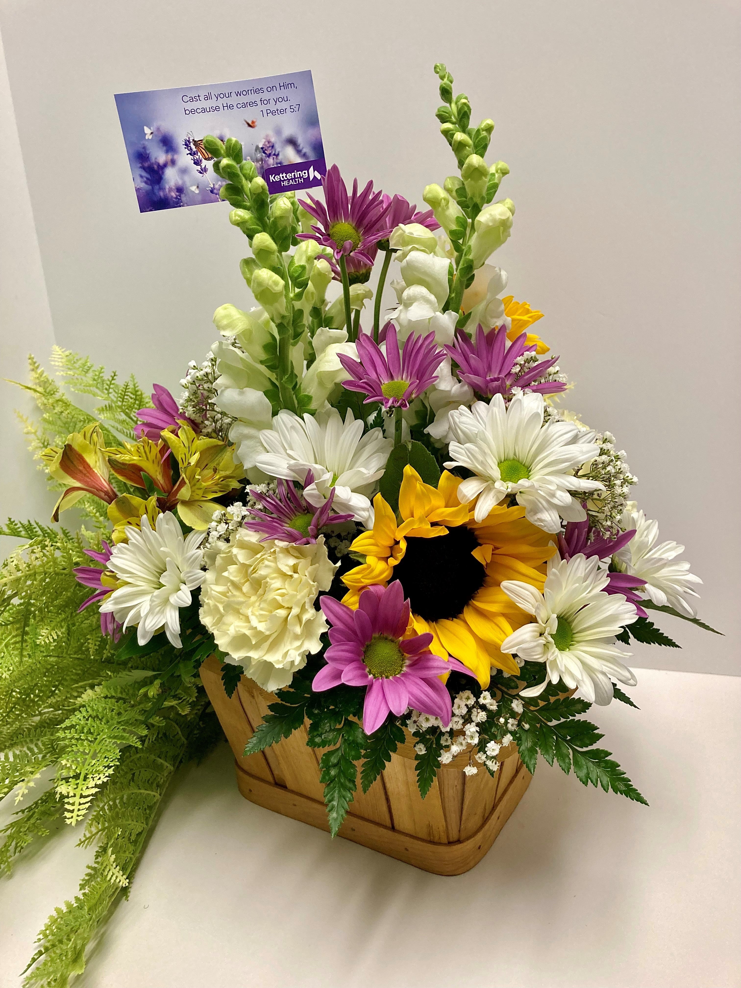 Fresh Flower Large Arrangement Shops at Kettering Health
